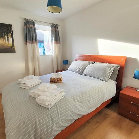 Modern One Bedroom Apt - City Centre & Freeparking Глазго Экстерьер фото