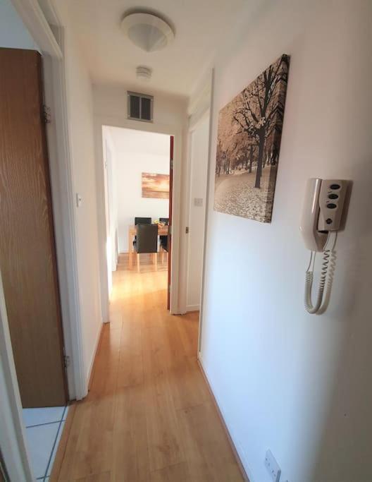 Modern One Bedroom Apt - City Centre & Freeparking Глазго Экстерьер фото