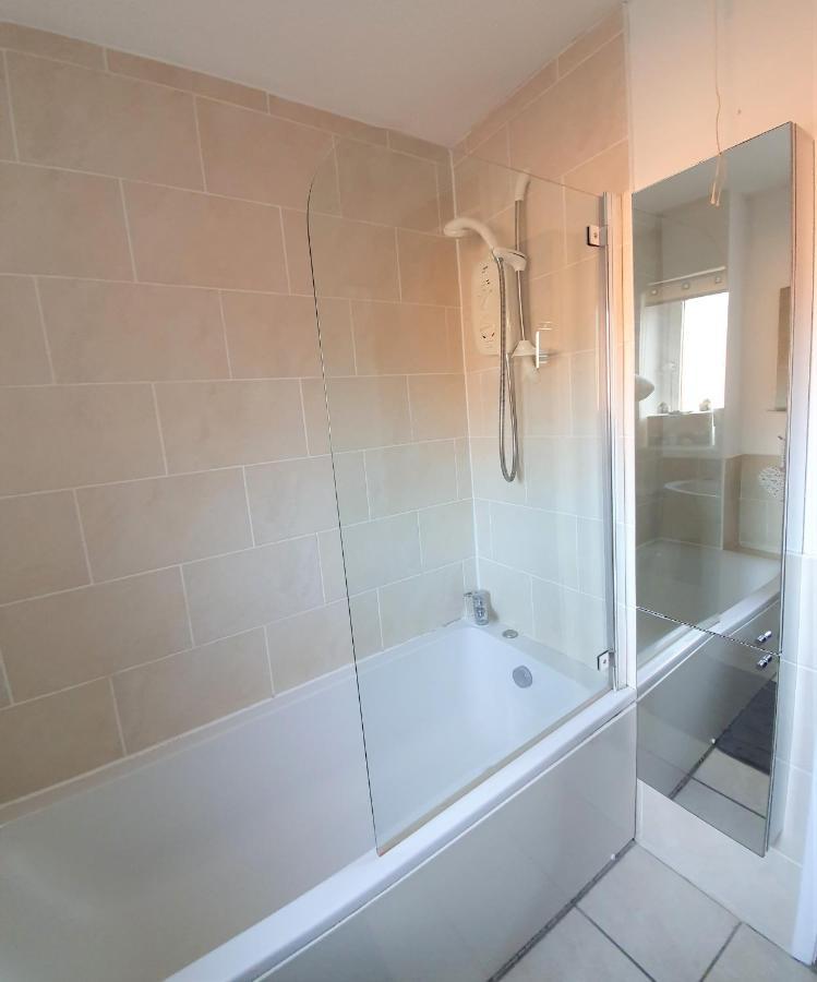 Modern One Bedroom Apt - City Centre & Freeparking Глазго Экстерьер фото